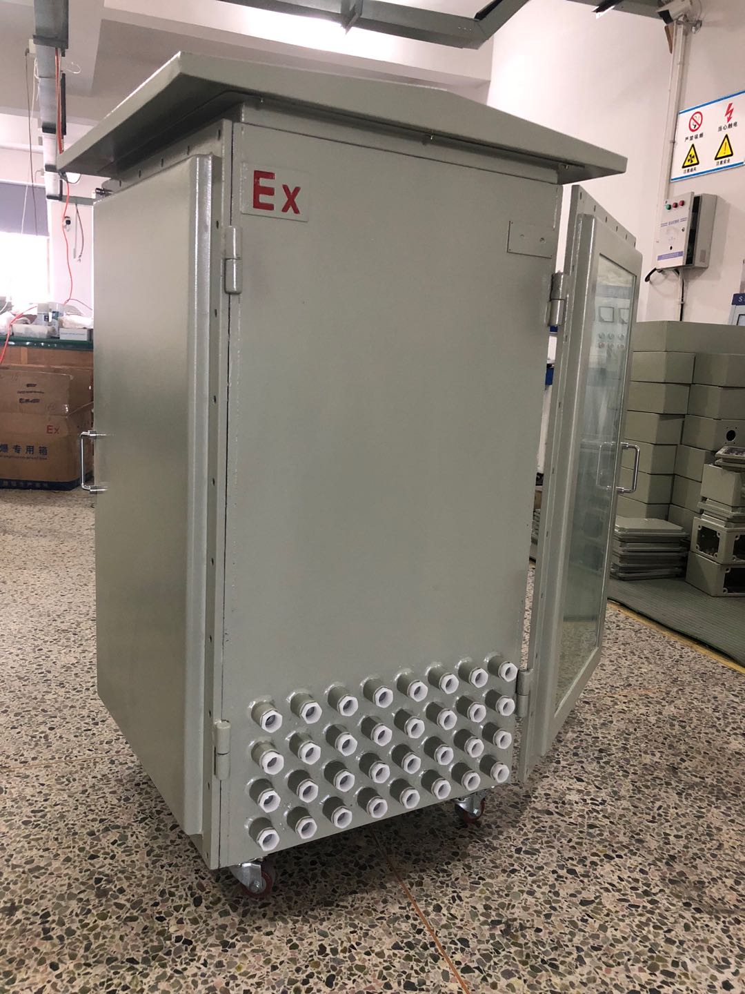 防爆網絡機柜