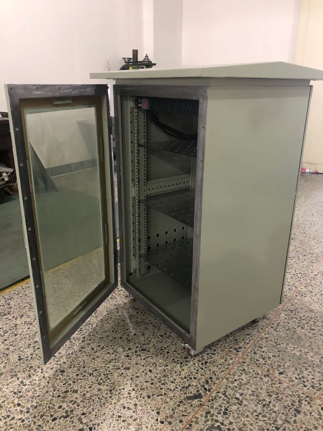防爆網絡機柜